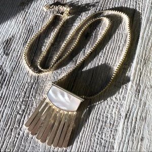 EUC✨ Ellen Statement Necklace Gold White MOP